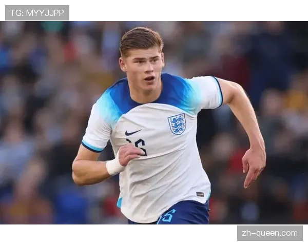 转会传闻:英超球队布莱顿派球探现场考察布雷斯特前锋,重点关注其反击中无球跑动 转会传闻:英超球队布莱顿派球探现场考察布雷斯特前锋,重点关注其反击中无球跑动